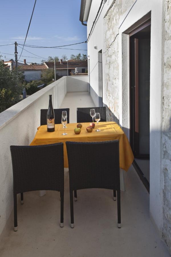 Holiday Apartment In Funtana With Balcony, Air Conditioning, Wifi, Washing Machine 4982-1 Εξωτερικό φωτογραφία
